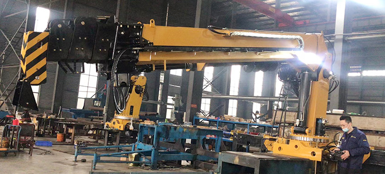 Truck Mounted Crane Manufacturer