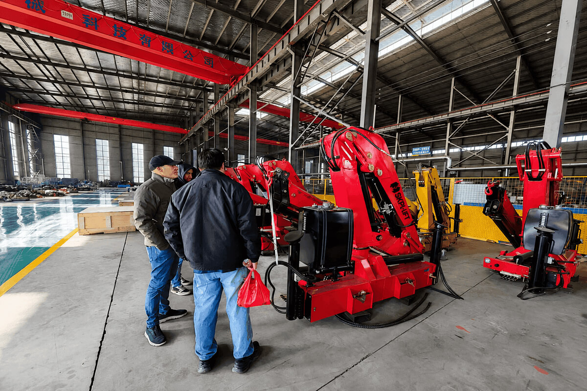 Overseas Buyer Visit SKPL-LIFT Factory Inspect Finished Knuckle Boom Crane