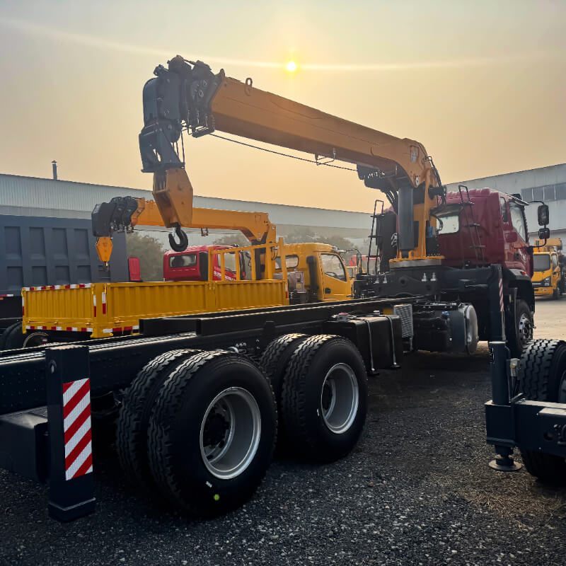 Boom Truck Mounted Crane in factory yard working state