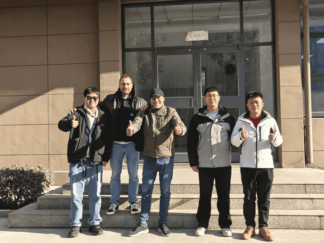 SKPL-LIFT Chinese Manufacturer With Overseas Distributor Customer Visit Group Photo