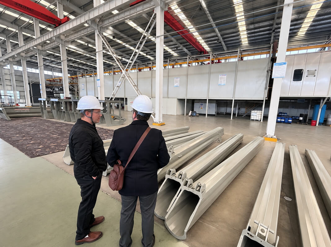 SKPL-LIFT Overseas Client Inspect Truck Crane Pickling Electrophoresis Coating Line